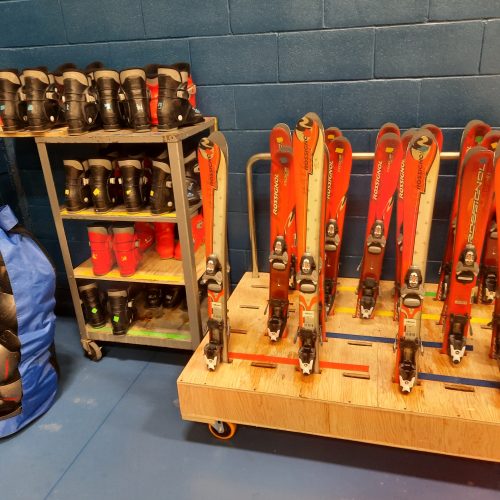 Skis alpins pour maternelle à la 2e année